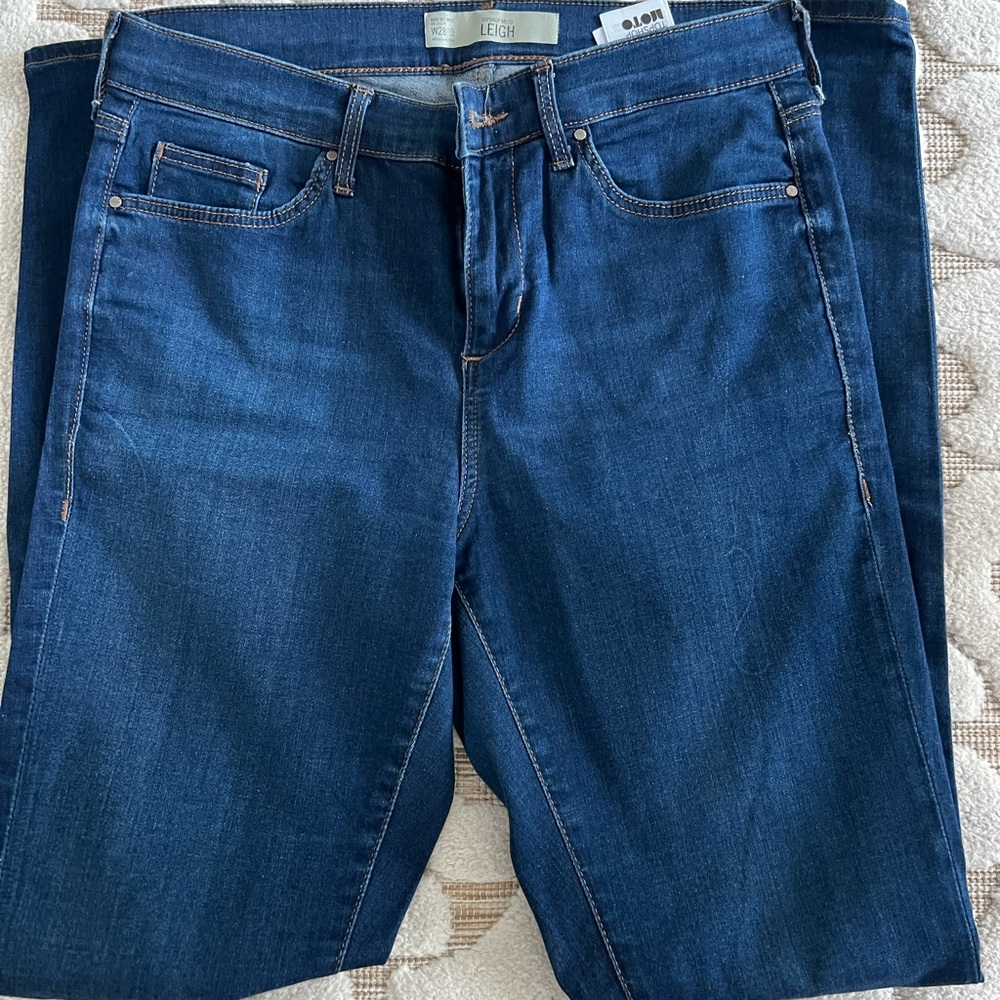 Topshop Blue “Leigh” Jeans 28W x 32 inseam